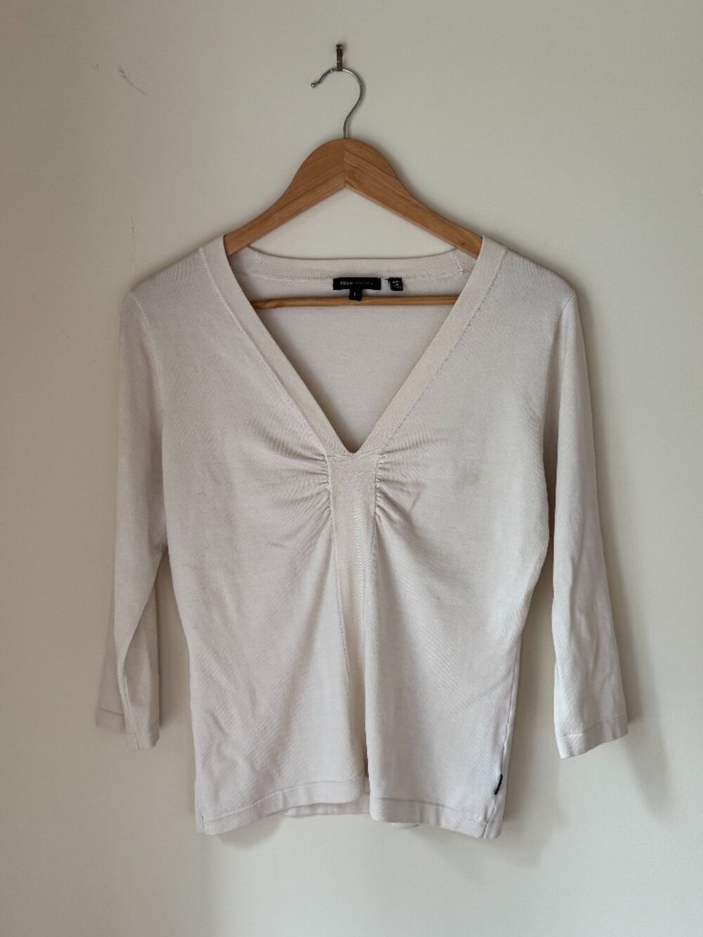 BCBG Max Azria Cream Silk Blend Top V Neck 3/4 Sleeve Stretch Minimalist